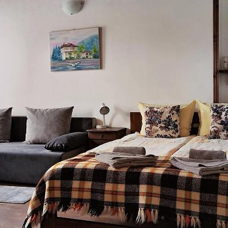 Chardaka Guest House Калофер Экстерьер фото