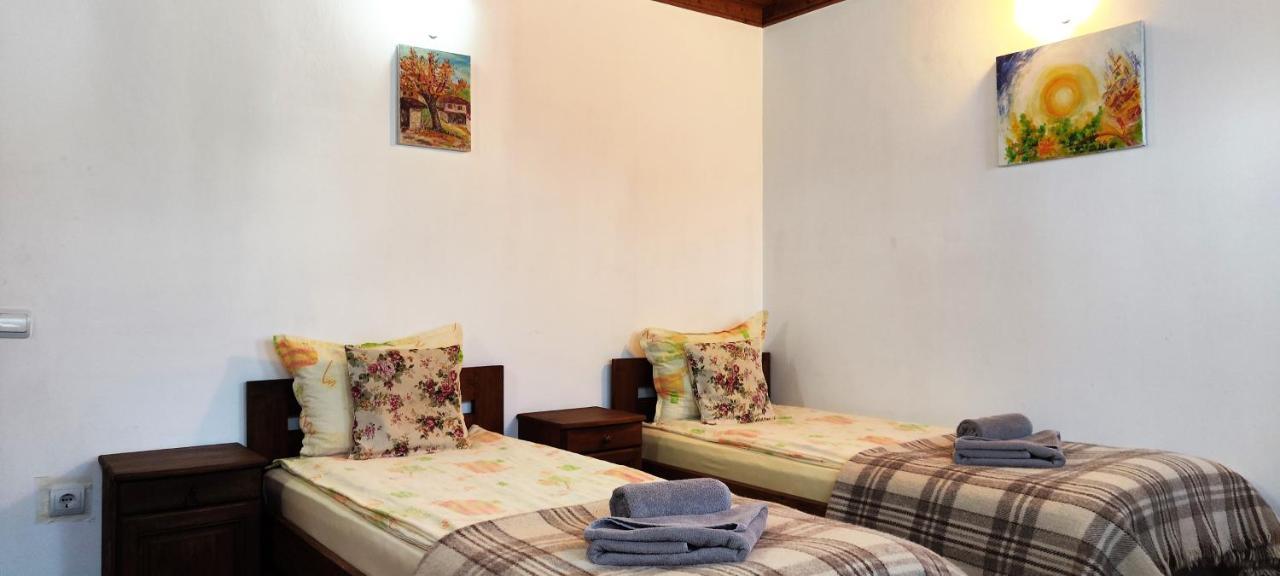 Chardaka Guest House Калофер Экстерьер фото