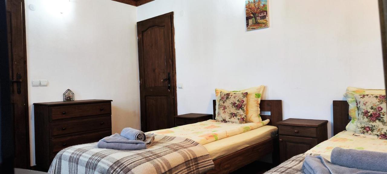 Chardaka Guest House Калофер Экстерьер фото